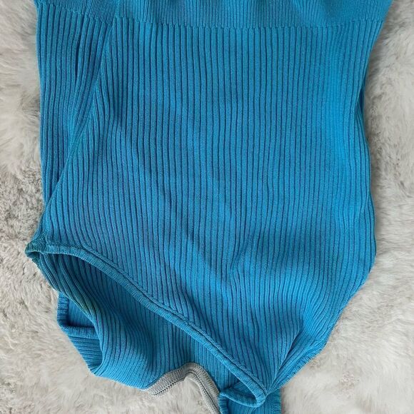 COPY - Jacquemus La Maille Aceno One-Shoulder Tank Top - Picture 7 of 9